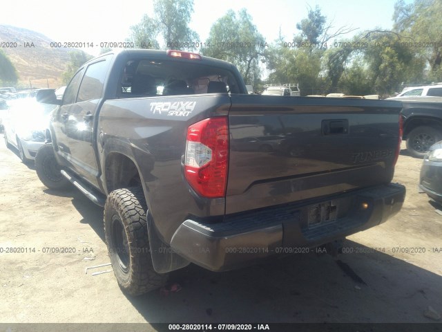 Photo 2 VIN: 5TFDY5F14JX737654 - TOYOTA TUNDRA 4WD 