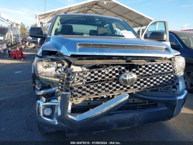 Photo 5 VIN: 5TFDY5F14KX825136 - TOYOTA TUNDRA 