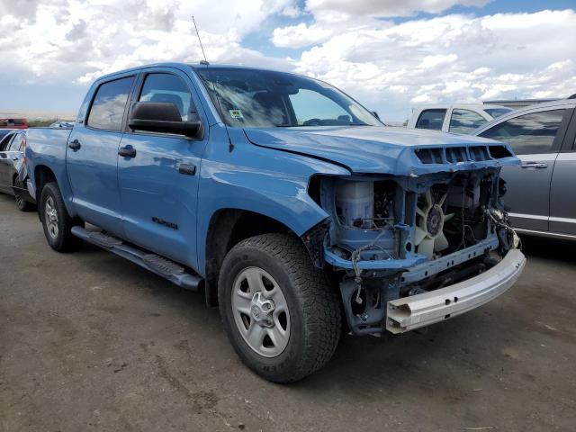 Photo 3 VIN: 5TFDY5F14KX831969 - TOYOTA TUNDRA CRE 