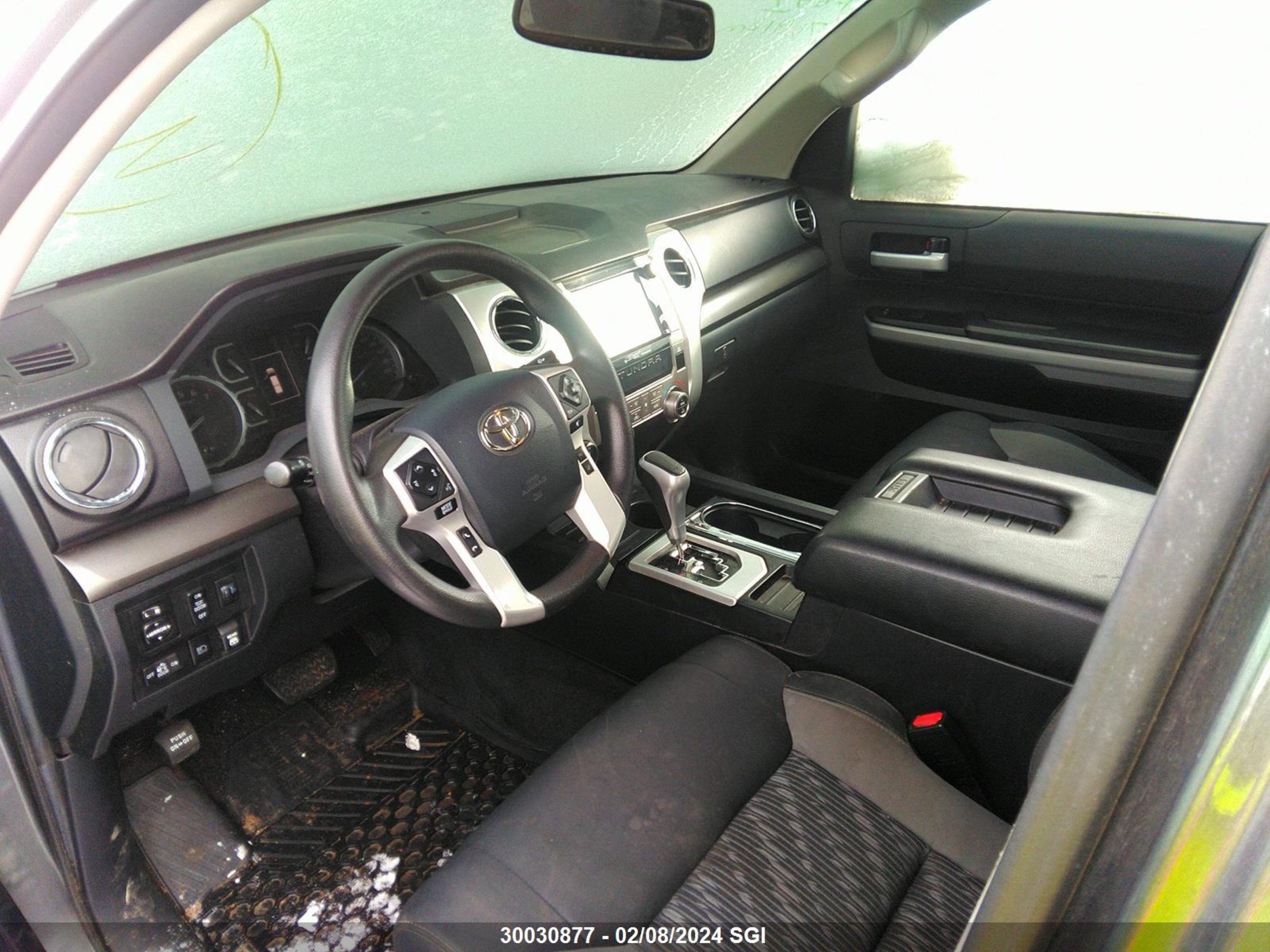 Photo 4 VIN: 5TFDY5F14LX875164 - TOYOTA TUNDRA 