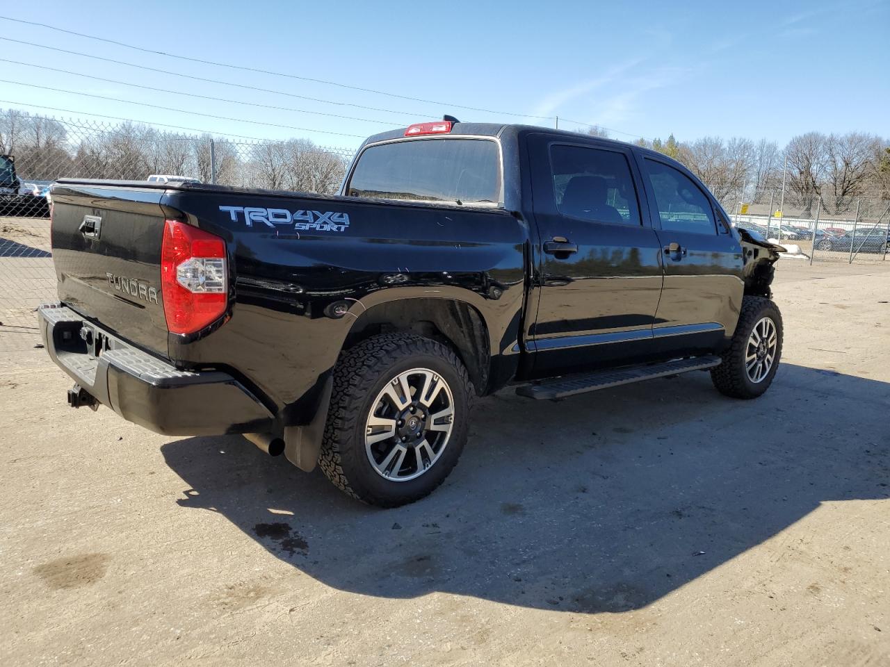 Photo 2 VIN: 5TFDY5F14LX940272 - TOYOTA TUNDRA 