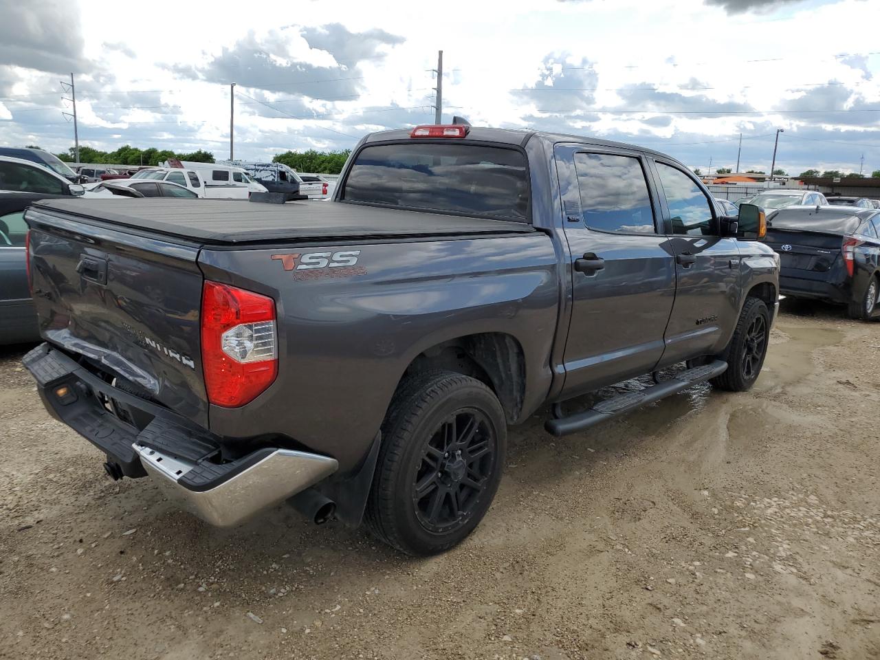 Photo 2 VIN: 5TFDY5F14LX945701 - TOYOTA TUNDRA 