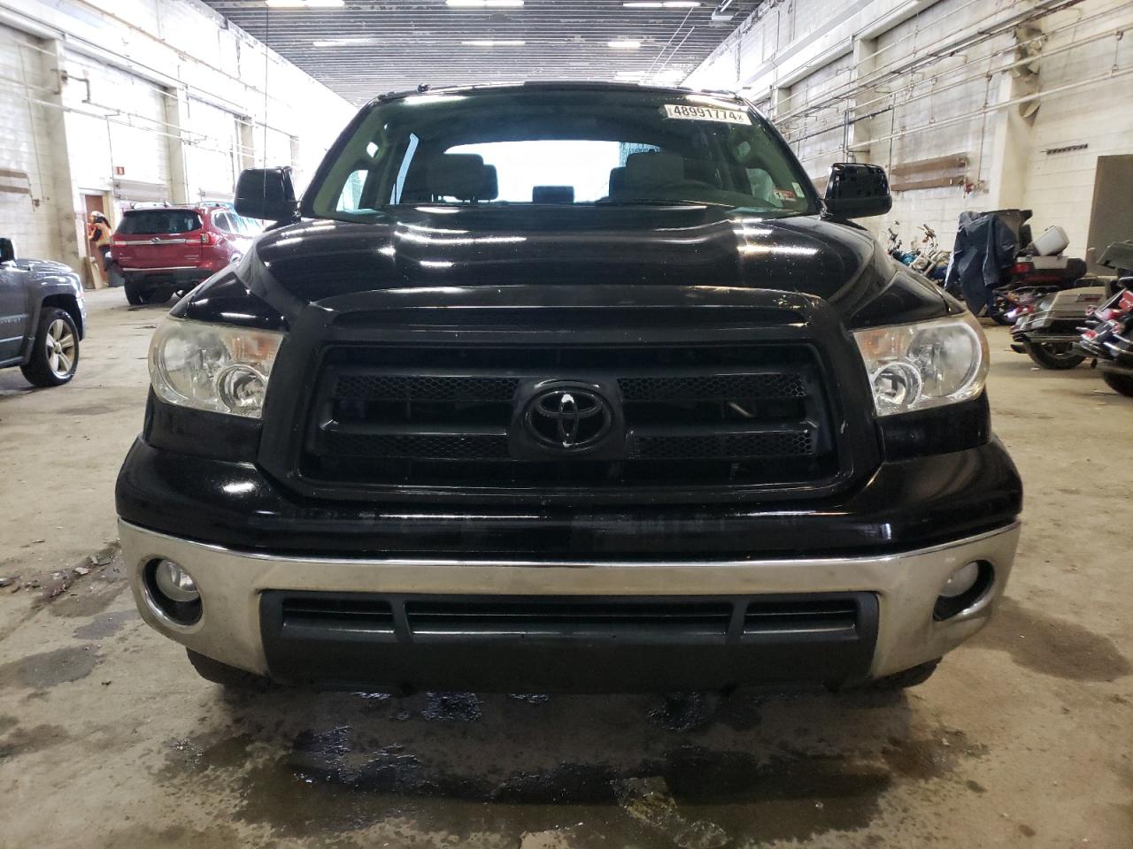 Photo 4 VIN: 5TFDY5F15BX186202 - TOYOTA TUNDRA 