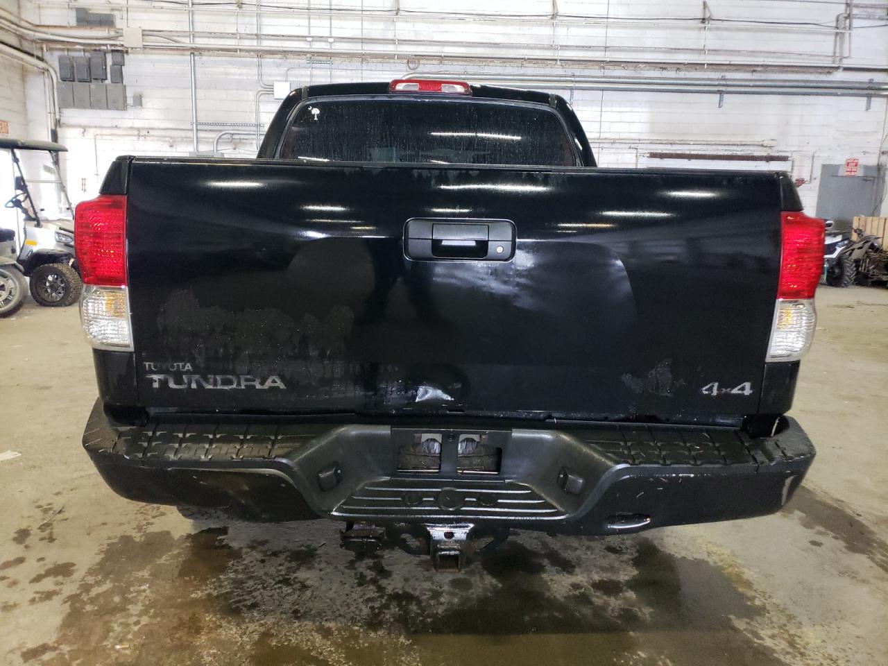 Photo 5 VIN: 5TFDY5F15BX186202 - TOYOTA TUNDRA 