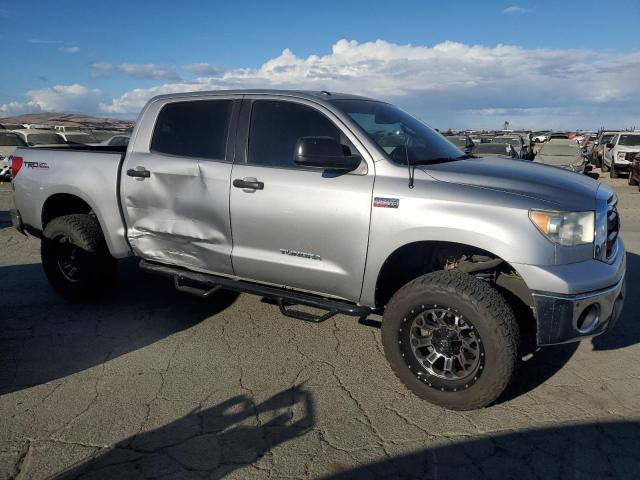 Photo 3 VIN: 5TFDY5F15BX200308 - TOYOTA TUNDRA CRE 