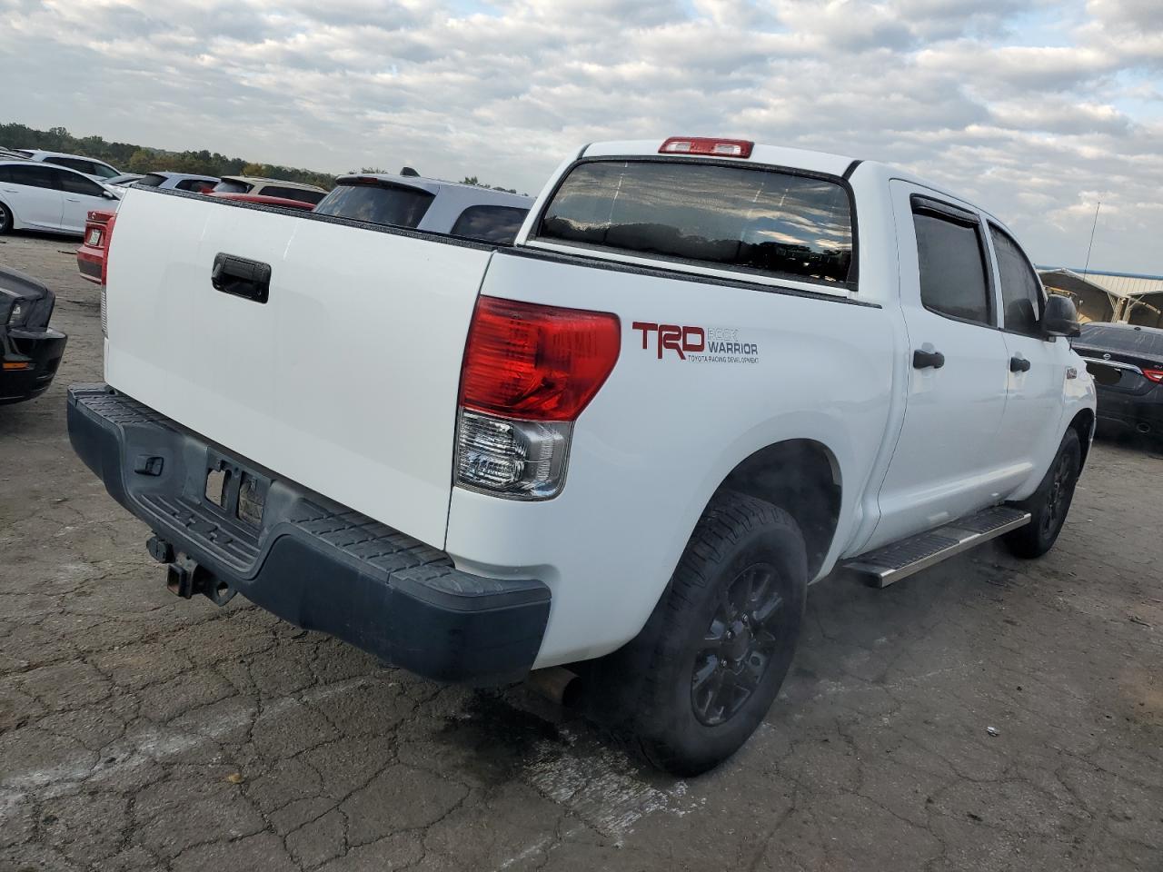 Photo 2 VIN: 5TFDY5F15DX316319 - TOYOTA TUNDRA 