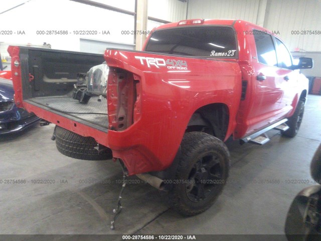 Photo 3 VIN: 5TFDY5F15GX551307 - TOYOTA TUNDRA 4WD TRUCK 