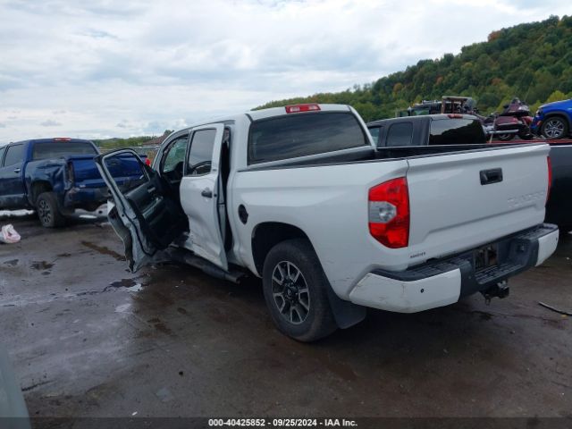 Photo 2 VIN: 5TFDY5F15HX584681 - TOYOTA TUNDRA 