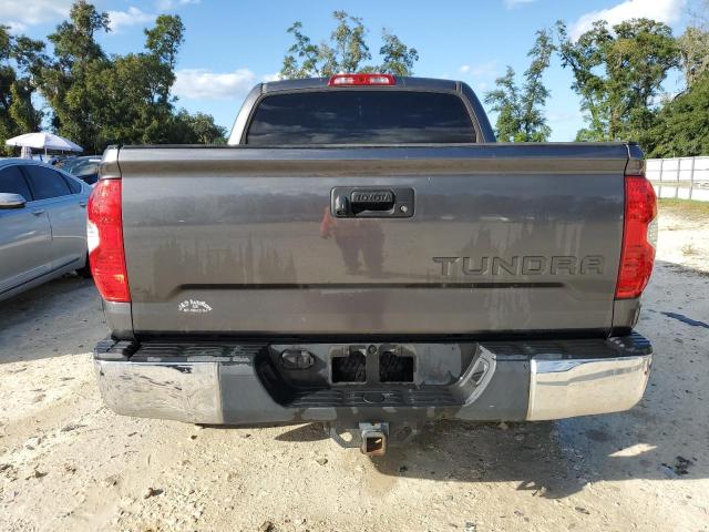 Photo 5 VIN: 5TFDY5F15HX587063 - TOYOTA TUNDRA CRE 