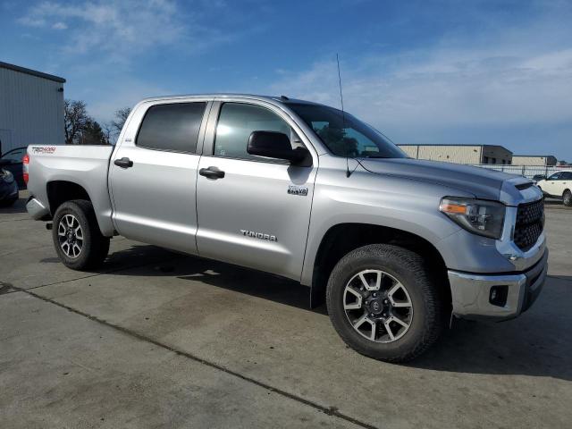 Photo 3 VIN: 5TFDY5F15JX686195 - TOYOTA TUNDRA 