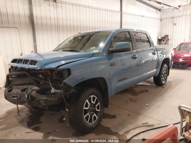 Photo 1 VIN: 5TFDY5F15JX746928 - TOYOTA TUNDRA 