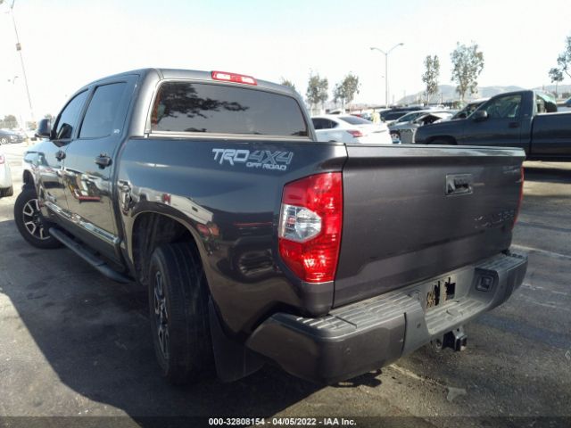 Photo 2 VIN: 5TFDY5F15JX751191 - TOYOTA TUNDRA 4WD 