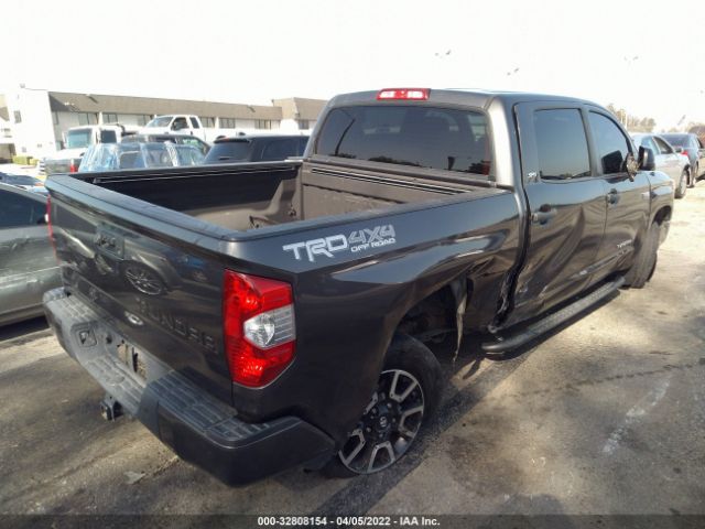 Photo 3 VIN: 5TFDY5F15JX751191 - TOYOTA TUNDRA 4WD 