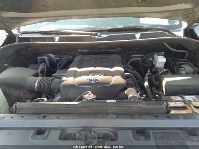 Photo 9 VIN: 5TFDY5F15JX751191 - TOYOTA TUNDRA 4WD 