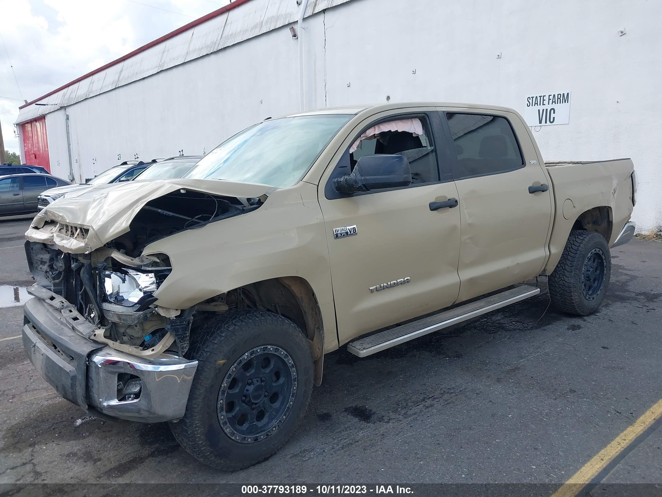 Photo 1 VIN: 5TFDY5F15JX752714 - TOYOTA TUNDRA 