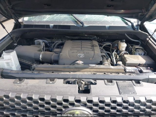 Photo 9 VIN: 5TFDY5F15KX846478 - TOYOTA TUNDRA 