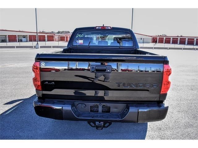 Photo 3 VIN: 5TFDY5F15LX933945 - TOYOTA TUNDRA 4WD 