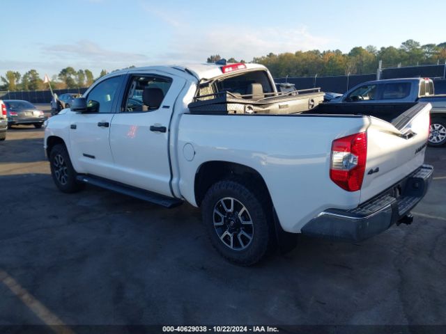 Photo 2 VIN: 5TFDY5F15MX003903 - TOYOTA TUNDRA 