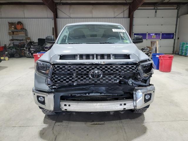 Photo 4 VIN: 5TFDY5F15MX975193 - TOYOTA TUNDRA CRE 