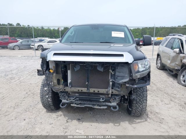 Photo 5 VIN: 5TFDY5F15MX985710 - TOYOTA TUNDRA 