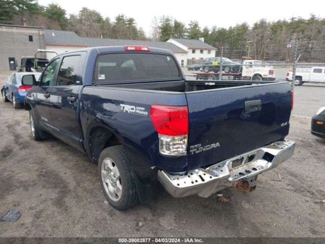 Photo 2 VIN: 5TFDY5F16AX118683 - TOYOTA TUNDRA 