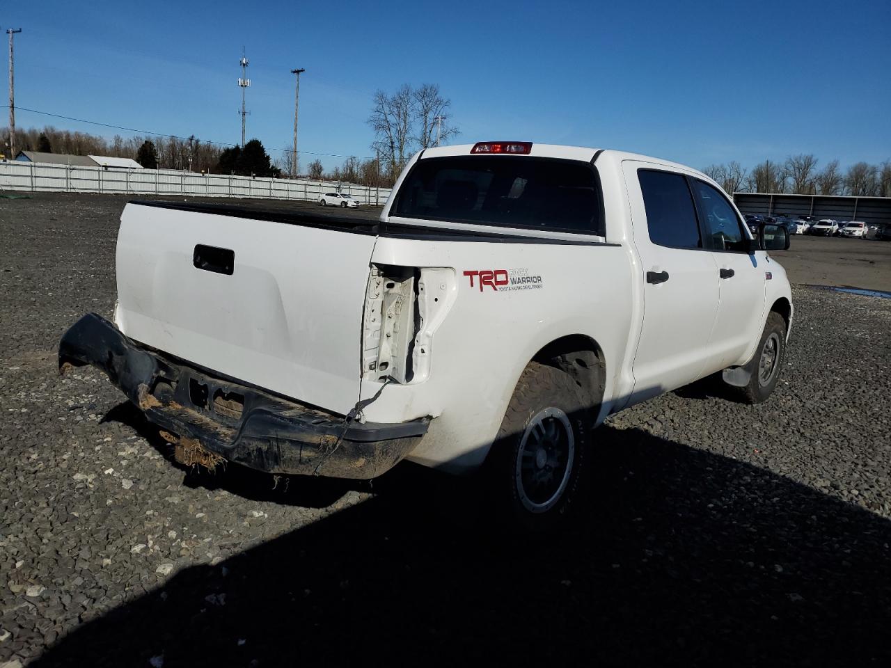 Photo 2 VIN: 5TFDY5F16DX272685 - TOYOTA TUNDRA 