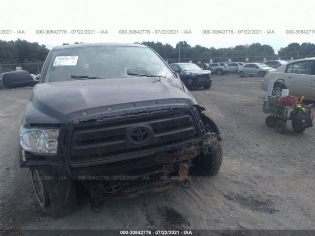 Photo 5 VIN: 5TFDY5F16DX298431 - TOYOTA TUNDRA 4WD TRUCK 