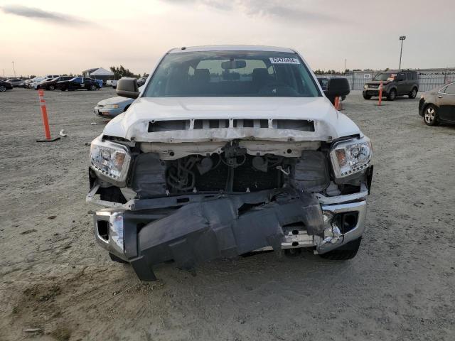 Photo 4 VIN: 5TFDY5F16GX491537 - TOYOTA TUNDRA CRE 