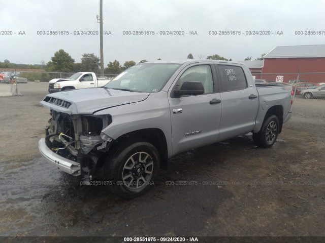 Photo 1 VIN: 5TFDY5F16JX706471 - TOYOTA TUNDRA 4WD 