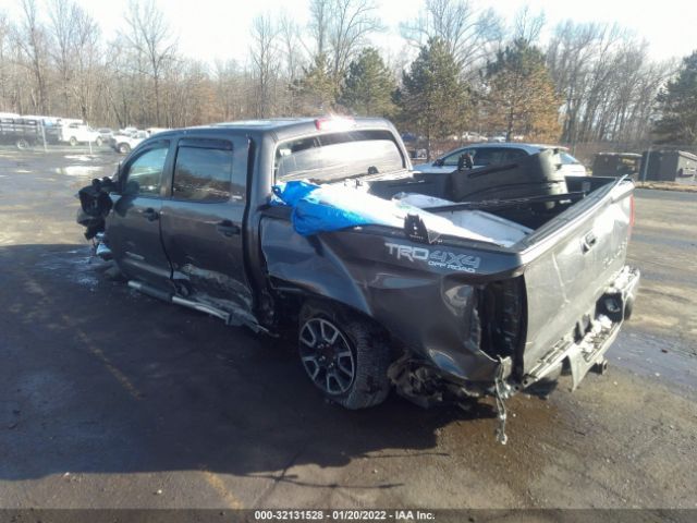 Photo 2 VIN: 5TFDY5F16JX707622 - TOYOTA TUNDRA 4WD 