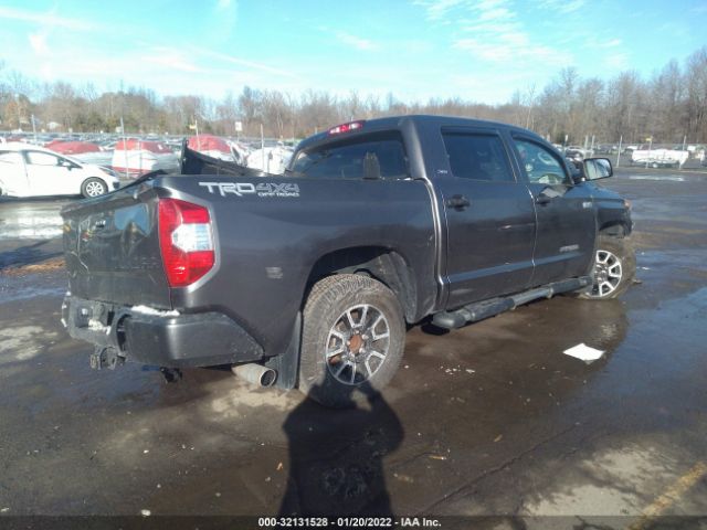 Photo 3 VIN: 5TFDY5F16JX707622 - TOYOTA TUNDRA 4WD 