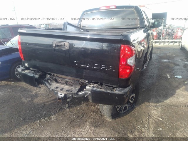 Photo 5 VIN: 5TFDY5F16JX712870 - TOYOTA TUNDRA 4WD 