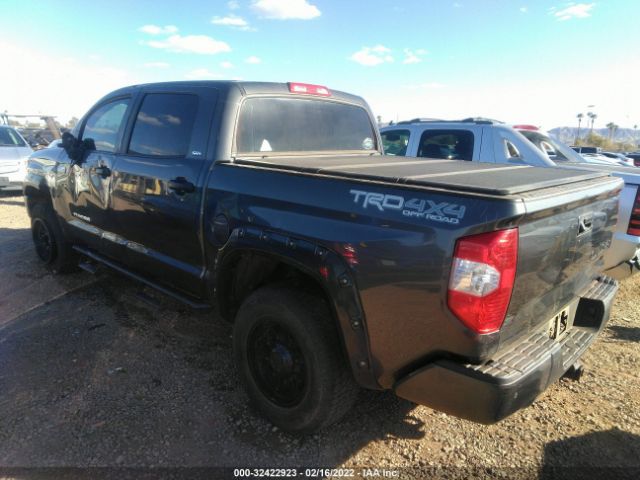 Photo 2 VIN: 5TFDY5F16JX720242 - TOYOTA TUNDRA 4WD 