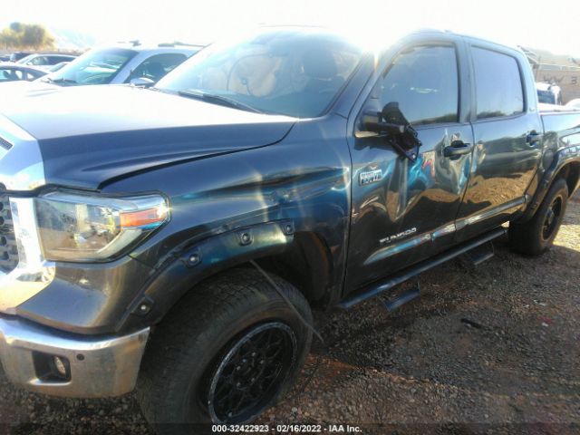 Photo 5 VIN: 5TFDY5F16JX720242 - TOYOTA TUNDRA 4WD 