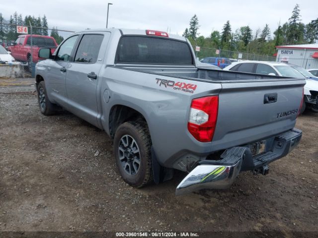 Photo 2 VIN: 5TFDY5F16JX730432 - TOYOTA TUNDRA 