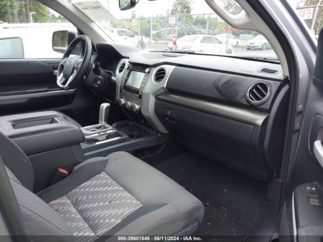 Photo 4 VIN: 5TFDY5F16JX730432 - TOYOTA TUNDRA 