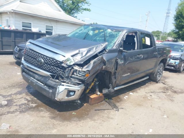 Photo 1 VIN: 5TFDY5F16JX771899 - TOYOTA TUNDRA 