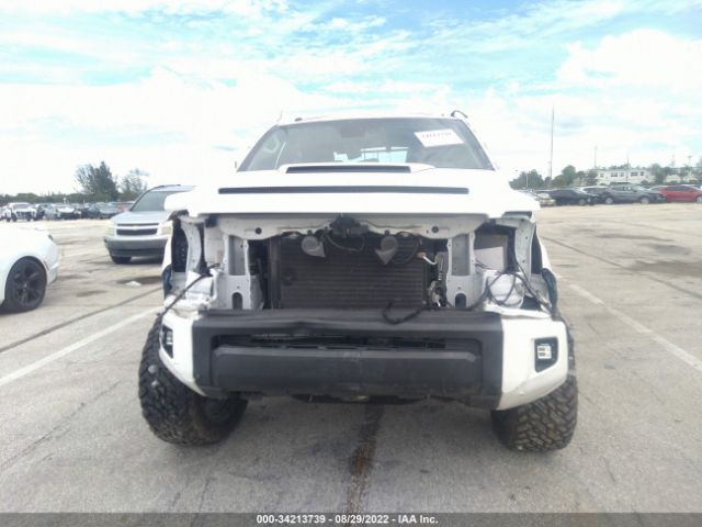 Photo 5 VIN: 5TFDY5F16KX786968 - TOYOTA TUNDRA 4WD 