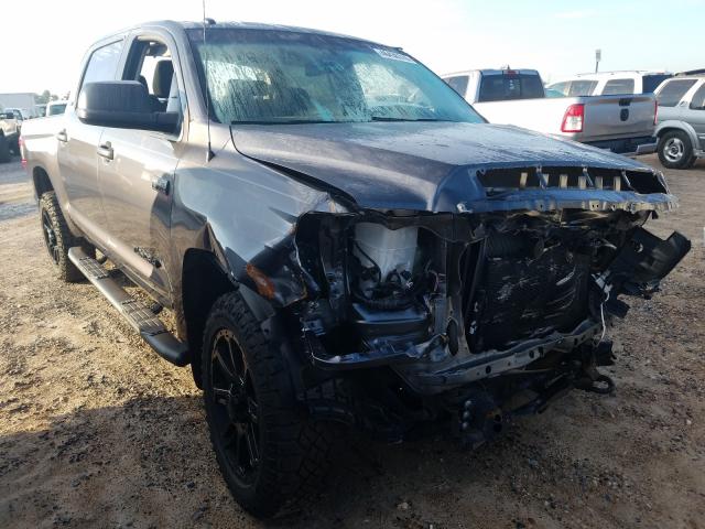 Photo 0 VIN: 5TFDY5F16KX866061 - TOYOTA TUNDRA CRE 