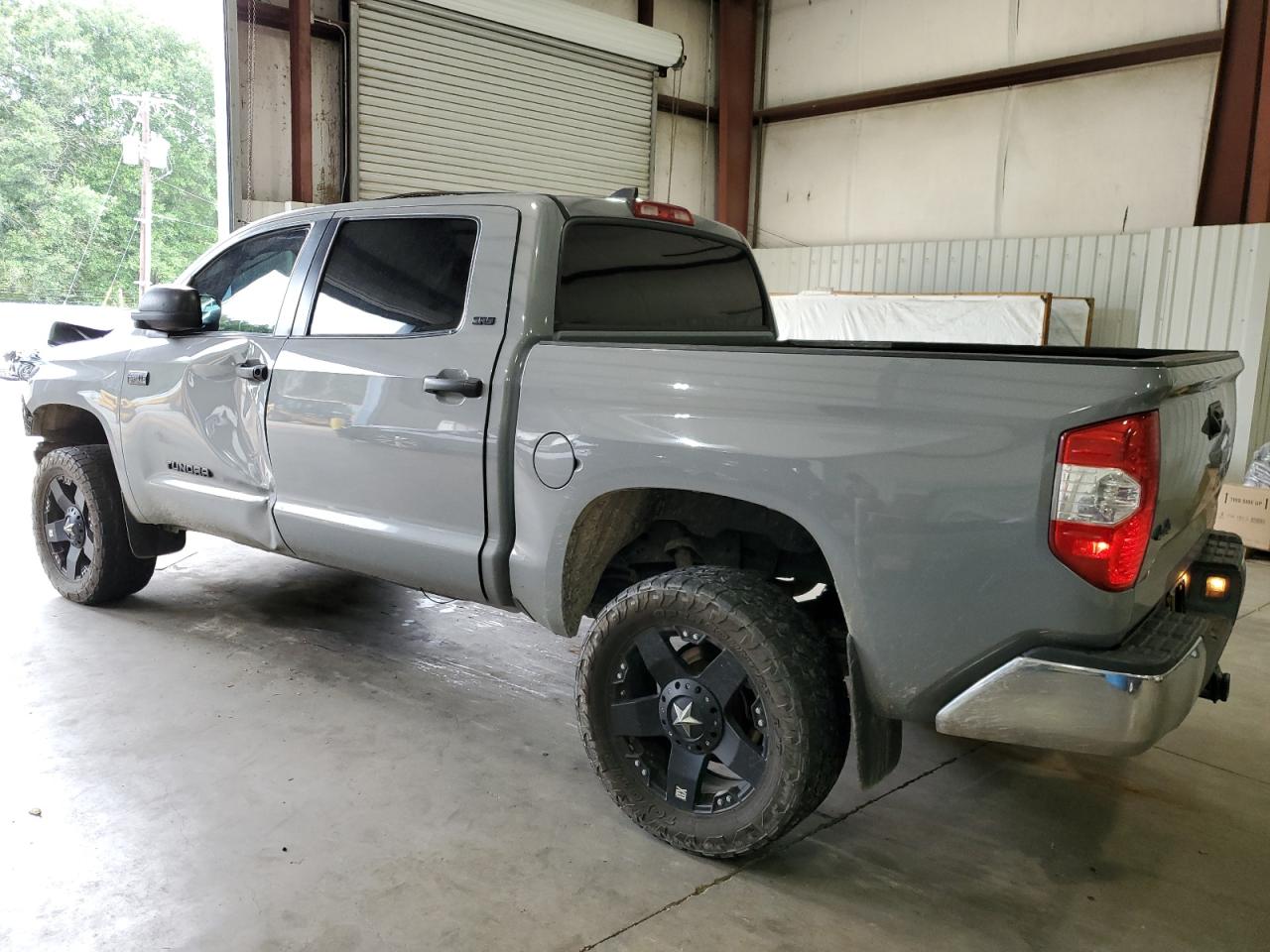 Photo 1 VIN: 5TFDY5F16LX946431 - TOYOTA TUNDRA 