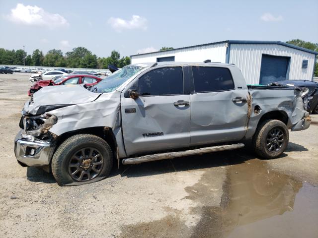 Photo 8 VIN: 5TFDY5F16MX007555 - TOYOTA TUNDRA CRE 