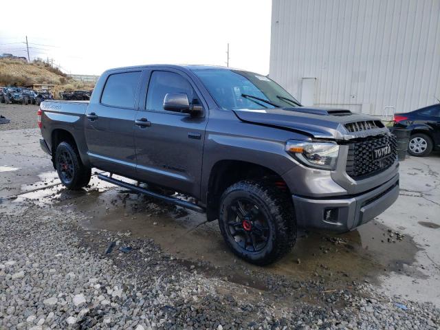 Photo 3 VIN: 5TFDY5F16MX049546 - TOYOTA TUNDRA CRE 