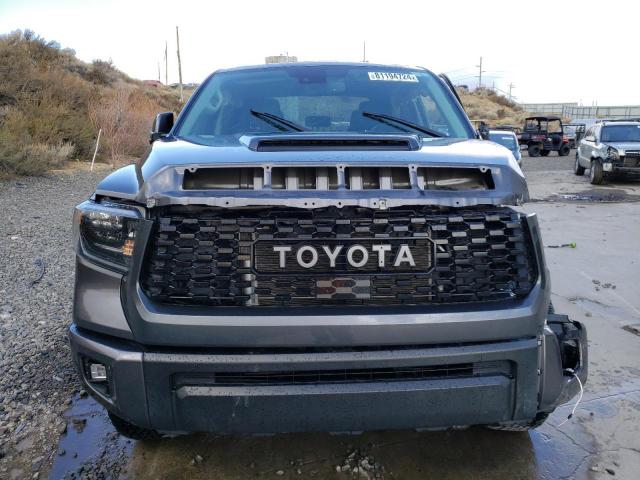 Photo 4 VIN: 5TFDY5F16MX049546 - TOYOTA TUNDRA CRE 