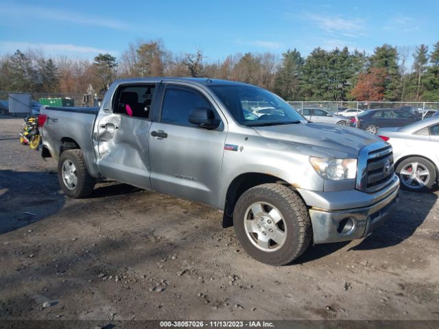 Photo 0 VIN: 5TFDY5F17AX144001 - TOYOTA TUNDRA 4WD TRUCK 