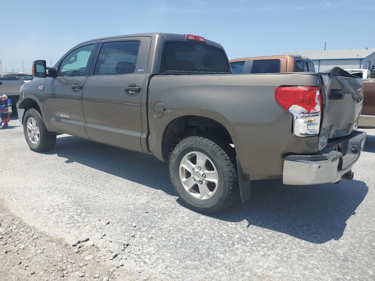 Photo 1 VIN: 5TFDY5F17BX173399 - TOYOTA TUNDRA 