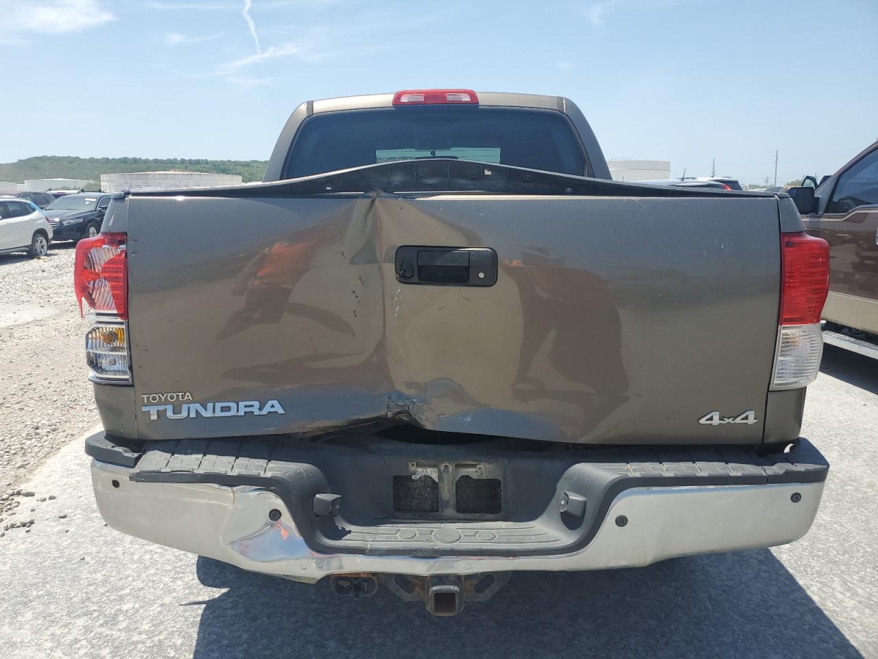 Photo 5 VIN: 5TFDY5F17BX173399 - TOYOTA TUNDRA 