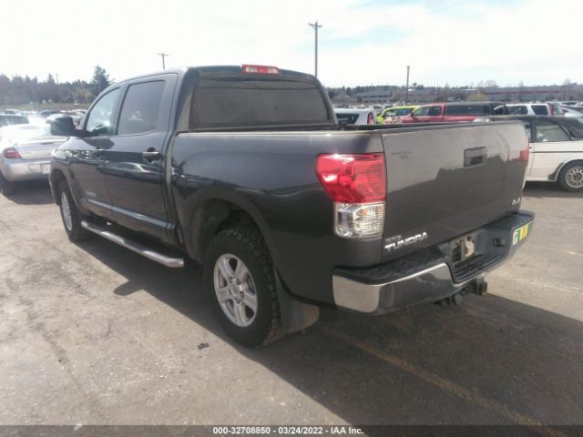 Photo 2 VIN: 5TFDY5F17DX307220 - TOYOTA TUNDRA 4WD TRUCK 