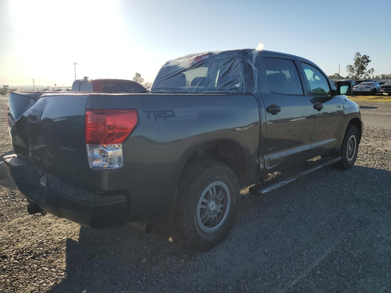 Photo 2 VIN: 5TFDY5F17DX320467 - TOYOTA TUNDRA 