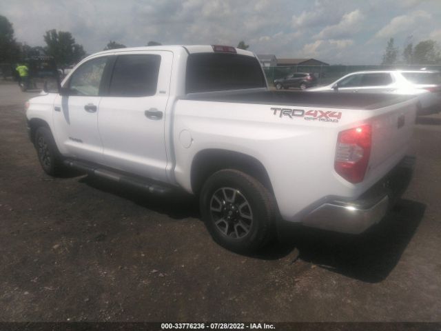 Photo 2 VIN: 5TFDY5F17GX516929 - TOYOTA TUNDRA 4WD TRUCK 