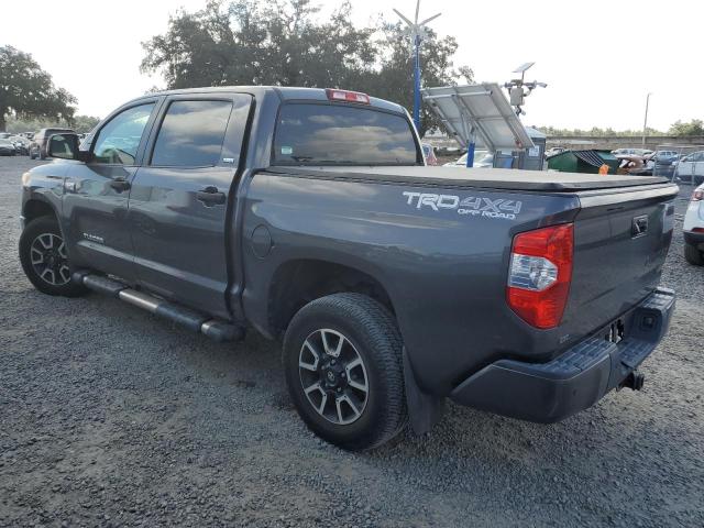 Photo 1 VIN: 5TFDY5F17GX556637 - TOYOTA TUNDRA CRE 